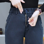[Leve 3 e Pague 2] Calça Feminina Vitória Ajustável em Algodão e Elastano | Ajuste Perfeito ao Seu Corpo